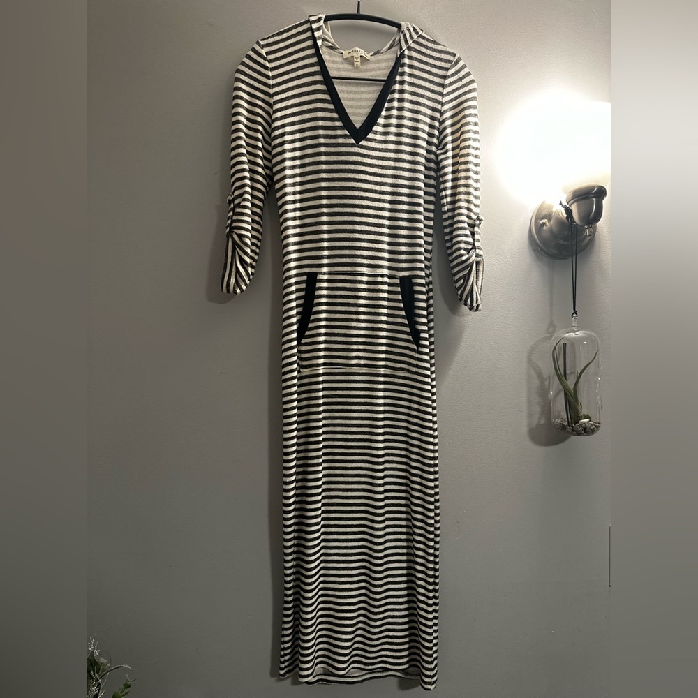 Monteau mid sleeve striped soft material dress with pockets